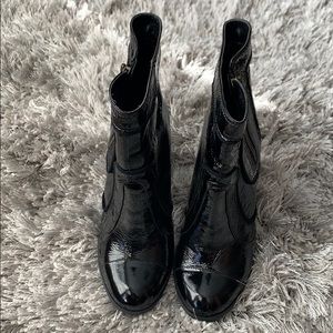Ladies boots